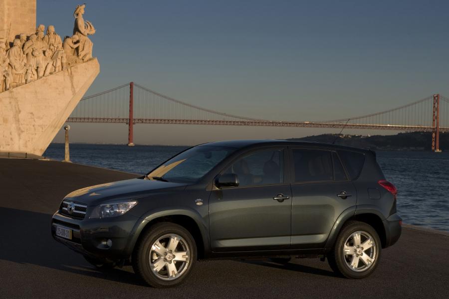 Toyota RAV4 2005 года  (фото 89 из 172)